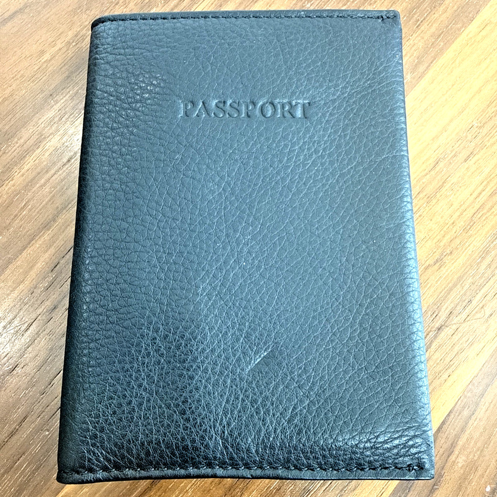 Kenneth Cole Reaction Men's Black Genuine Pebbled Leather Passport Wallet